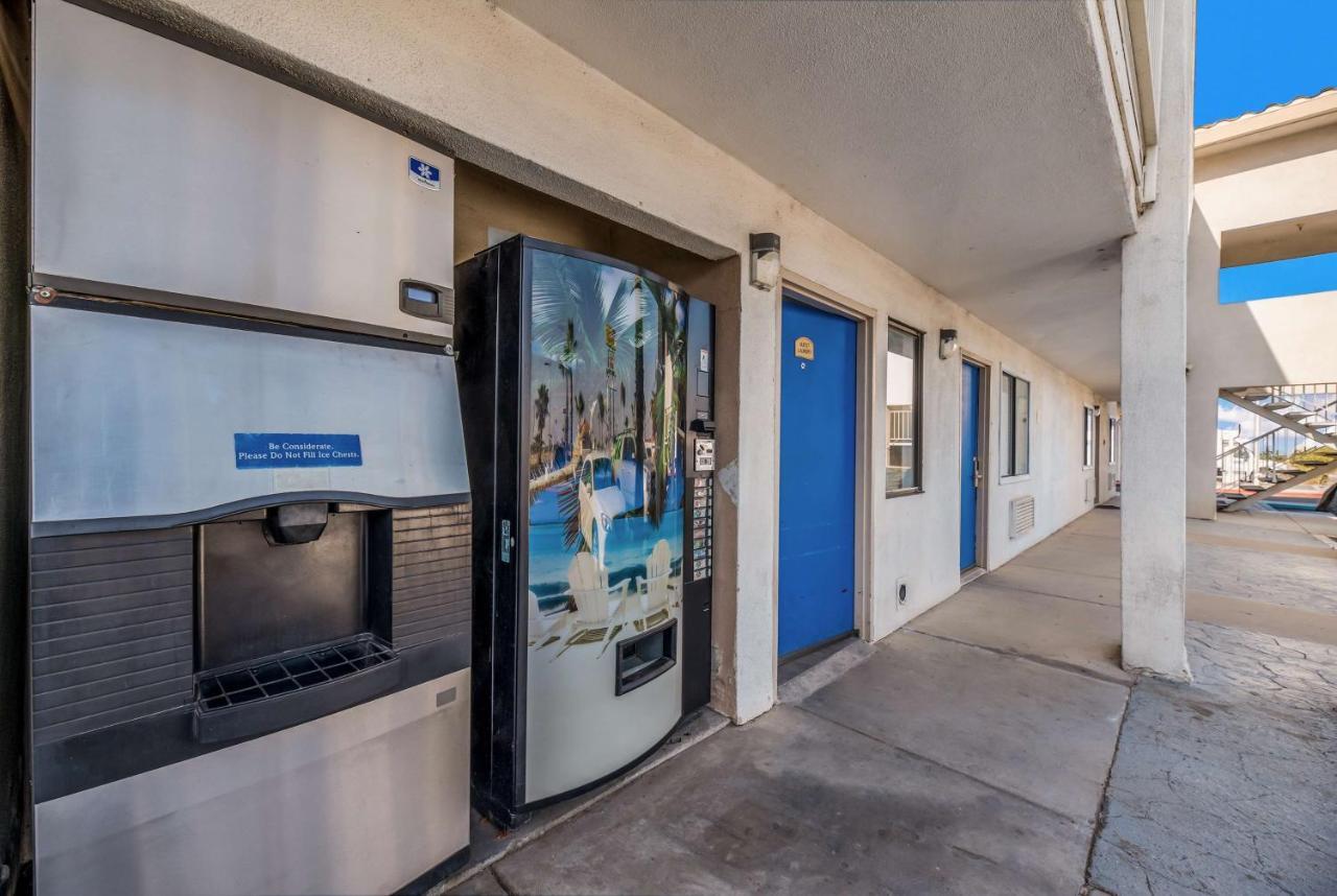 Motel 6-Westley, Ca Екстер'єр фото